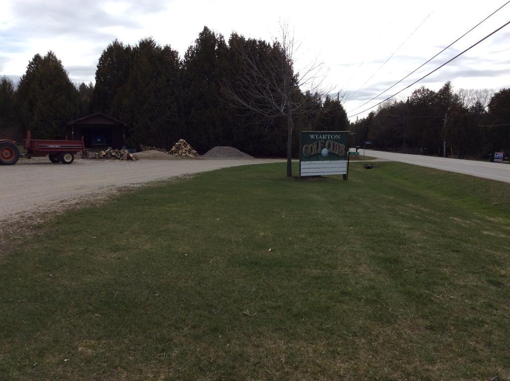 N' This On The Bay -Lower Level Vacation Suite Wiarton Exterior photo