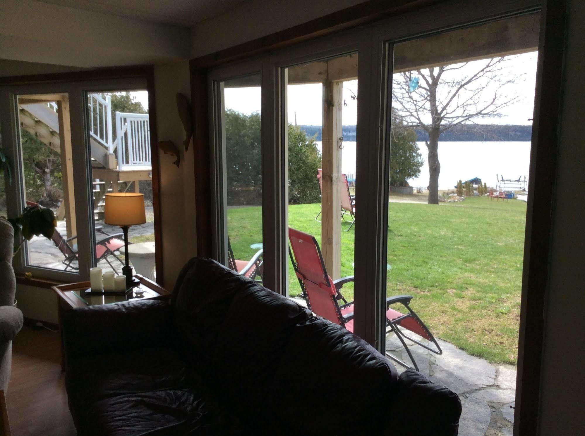 N' This On The Bay -Lower Level Vacation Suite Wiarton Exterior photo