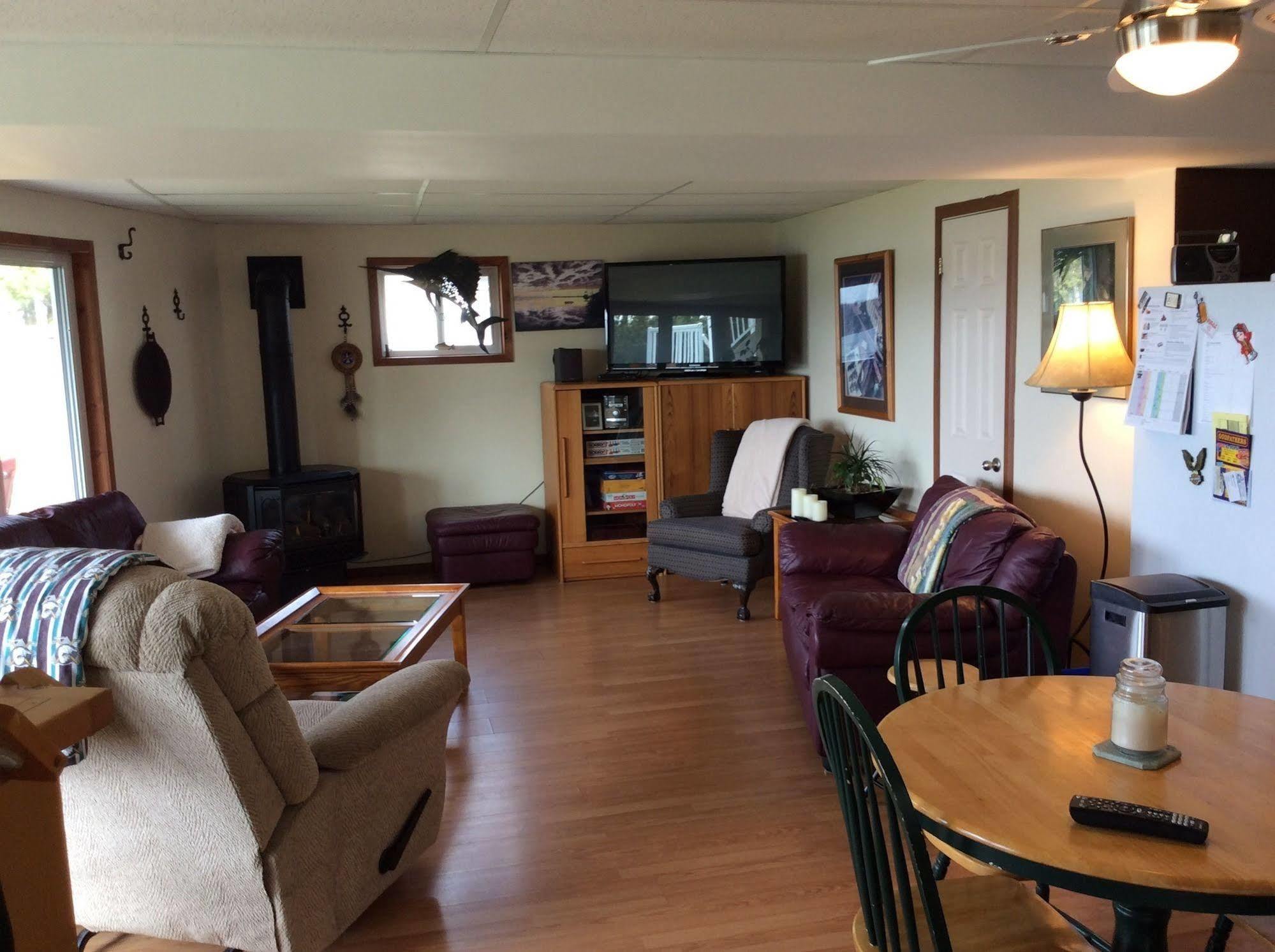N' This On The Bay -Vacation Suite Wiarton Exterior photo